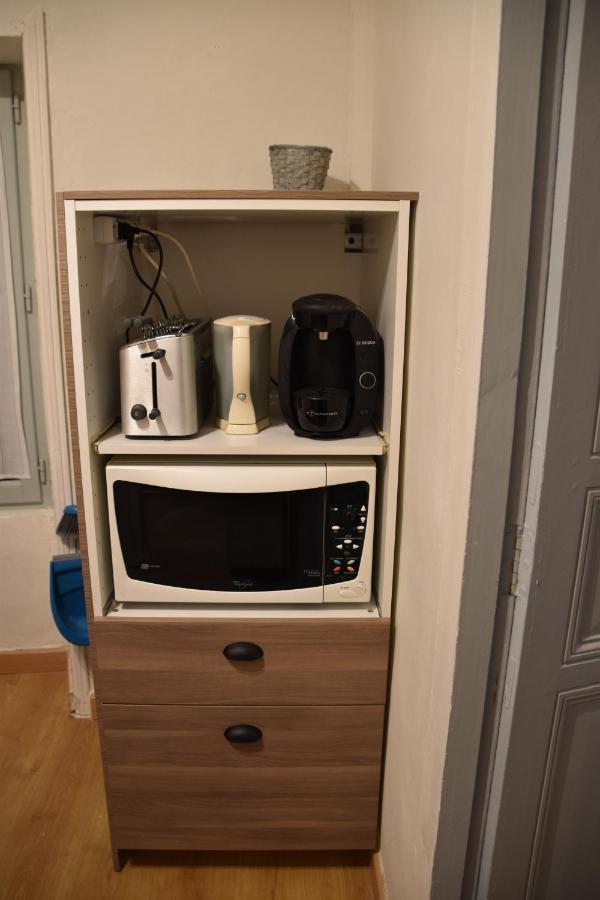 Logis Des Douves Bed & Breakfast Tiffauges Bagian luar foto