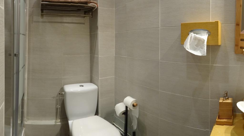 Logis Des Douves Bed & Breakfast Tiffauges Bagian luar foto